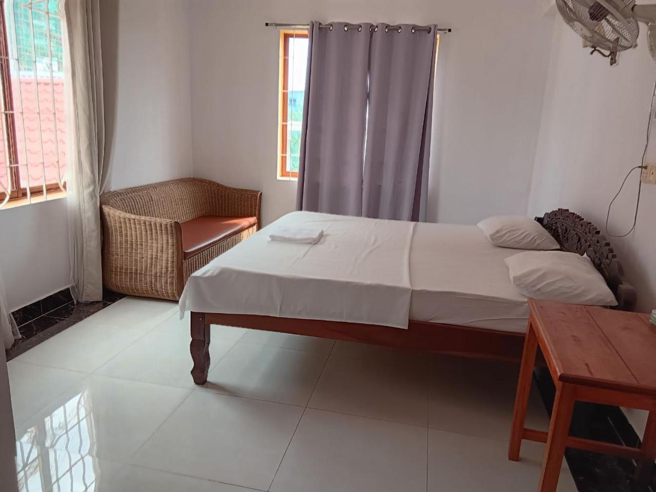 Good Morning Kampot Hotel Buitenkant foto