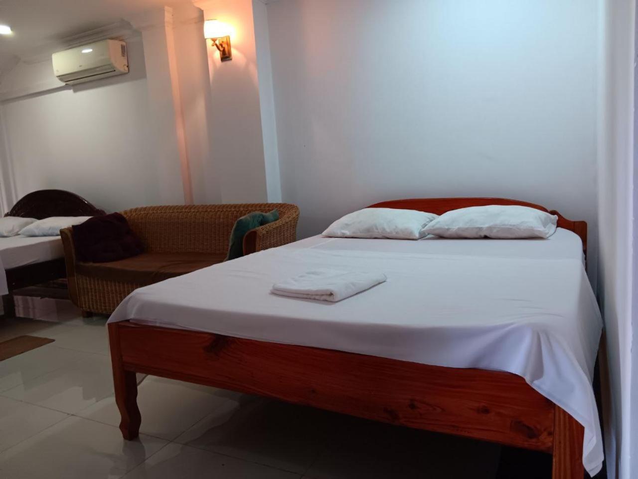 Good Morning Kampot Hotel Buitenkant foto