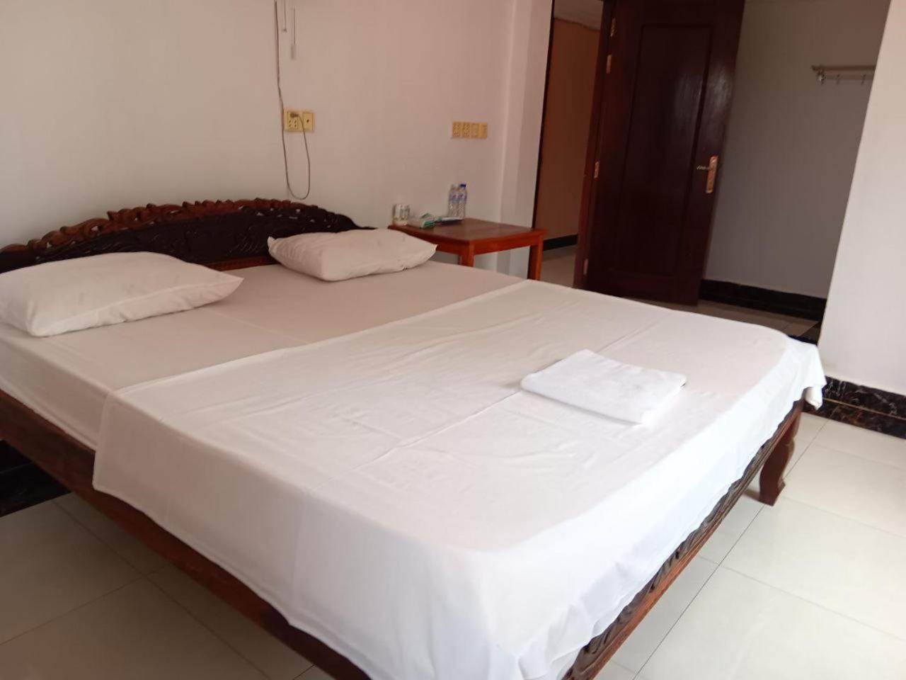 Good Morning Kampot Hotel Buitenkant foto