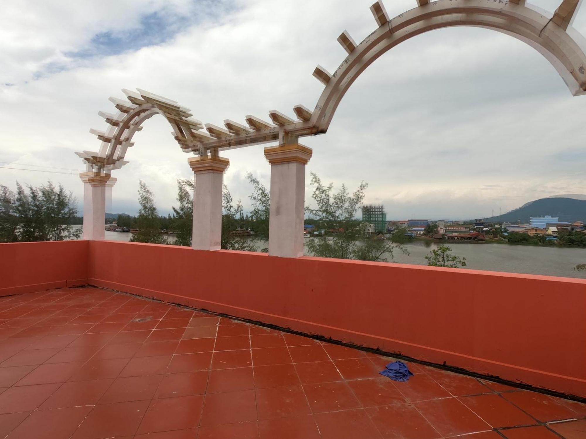 Good Morning Kampot Hotel Buitenkant foto