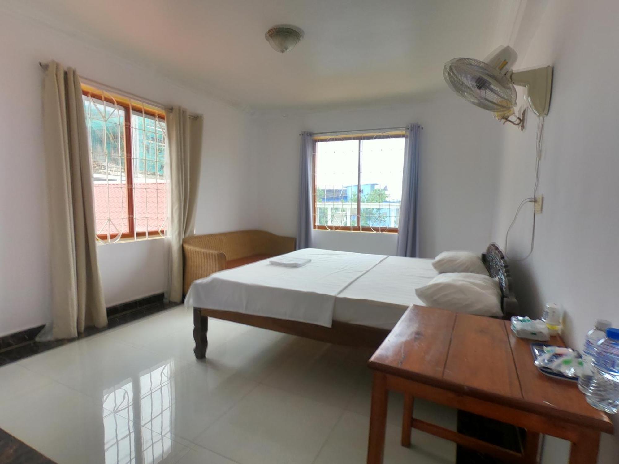 Good Morning Kampot Hotel Buitenkant foto