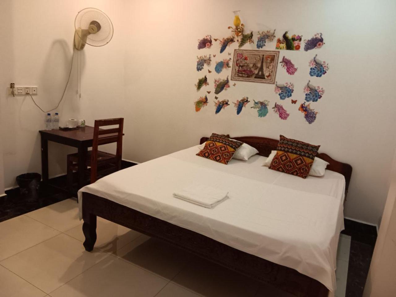 Good Morning Kampot Hotel Buitenkant foto