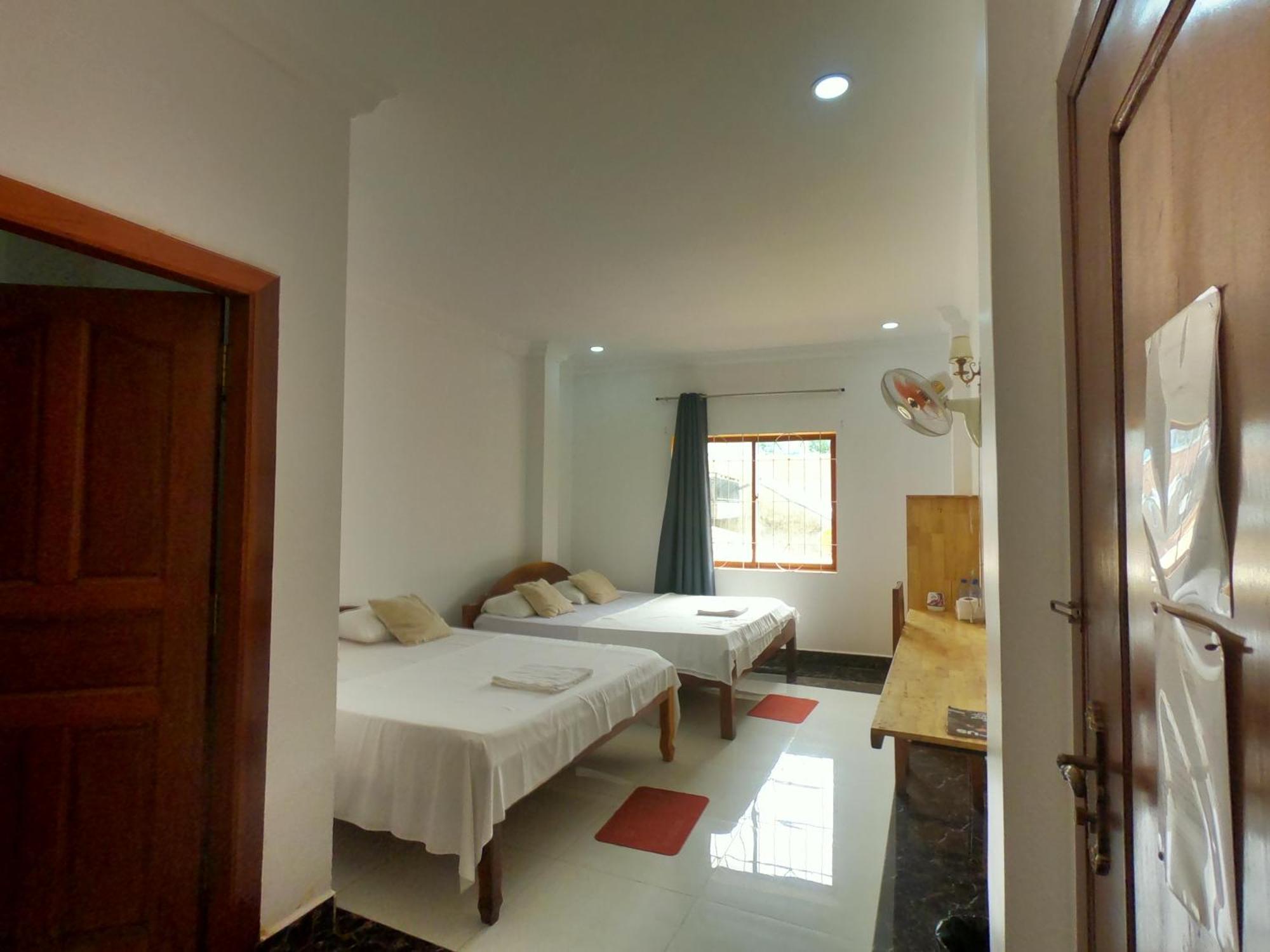 Good Morning Kampot Hotel Buitenkant foto