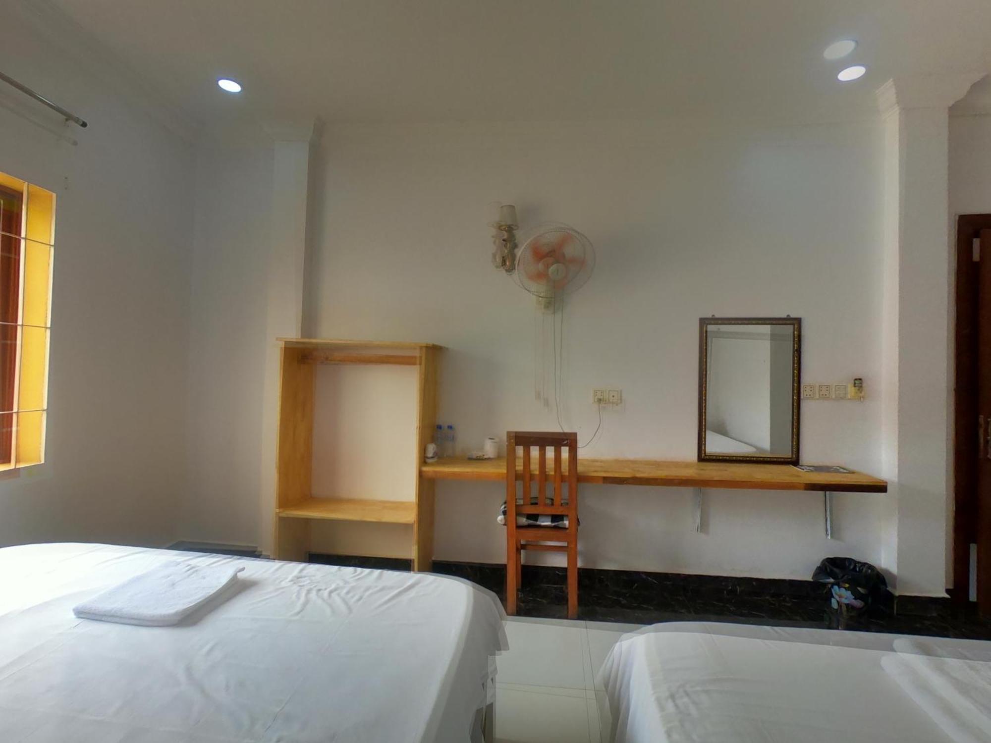 Good Morning Kampot Hotel Buitenkant foto