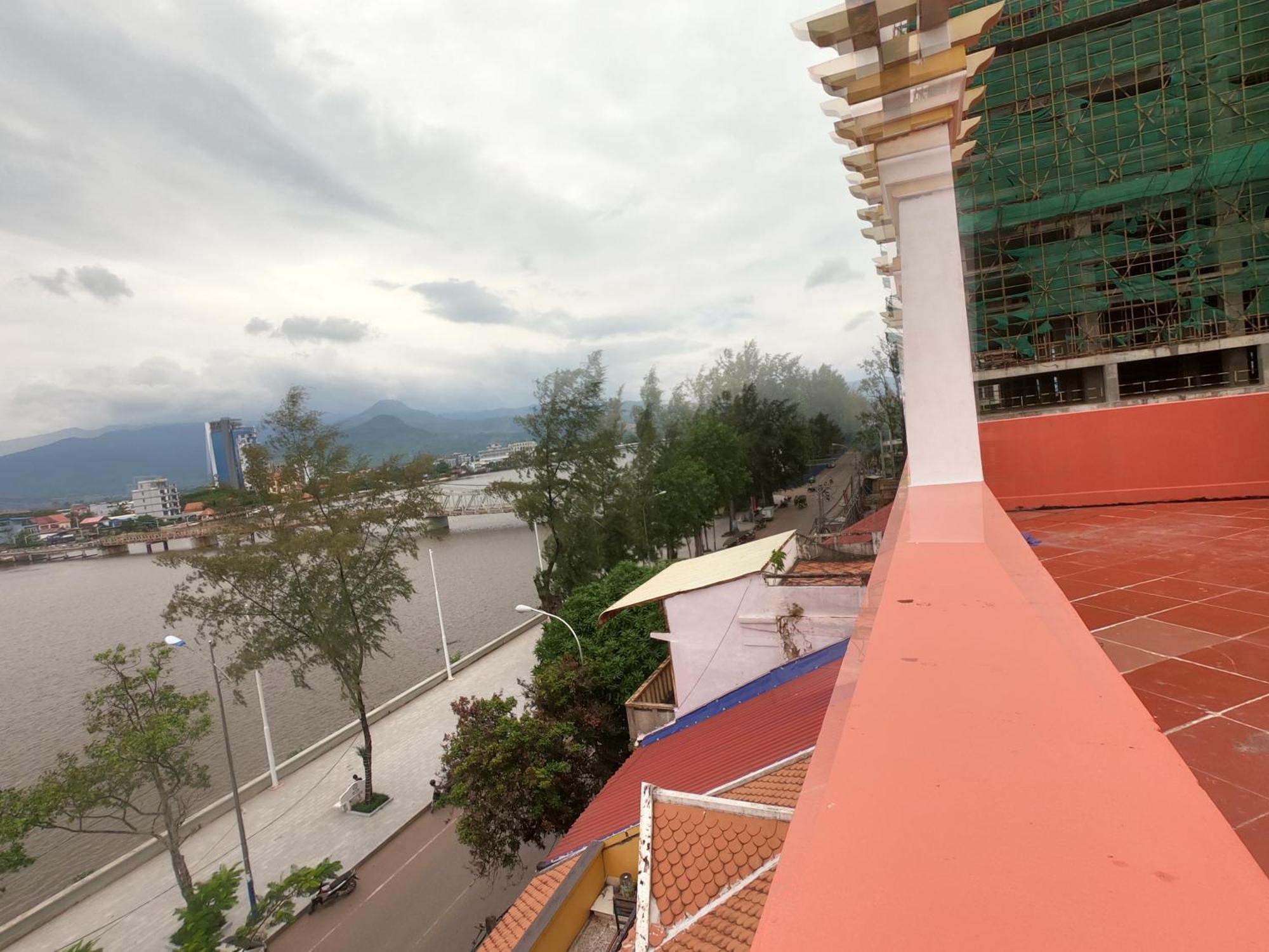 Good Morning Kampot Hotel Buitenkant foto