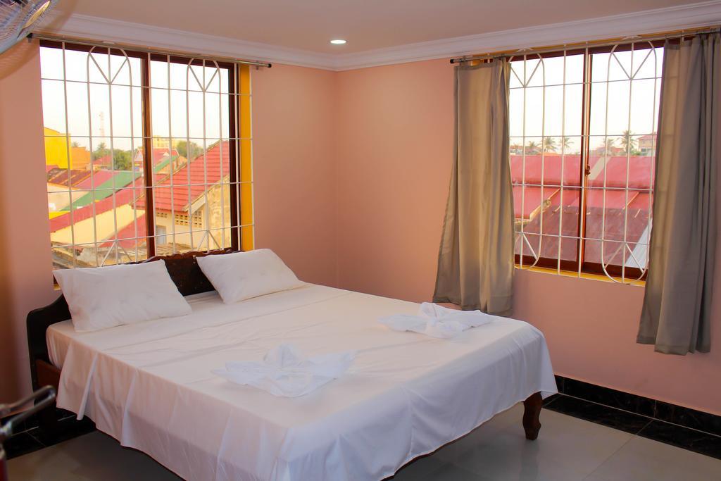 Good Morning Kampot Hotel Buitenkant foto