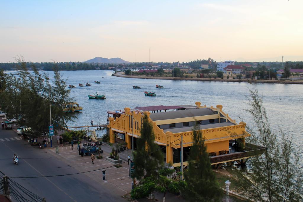 Good Morning Kampot Hotel Buitenkant foto