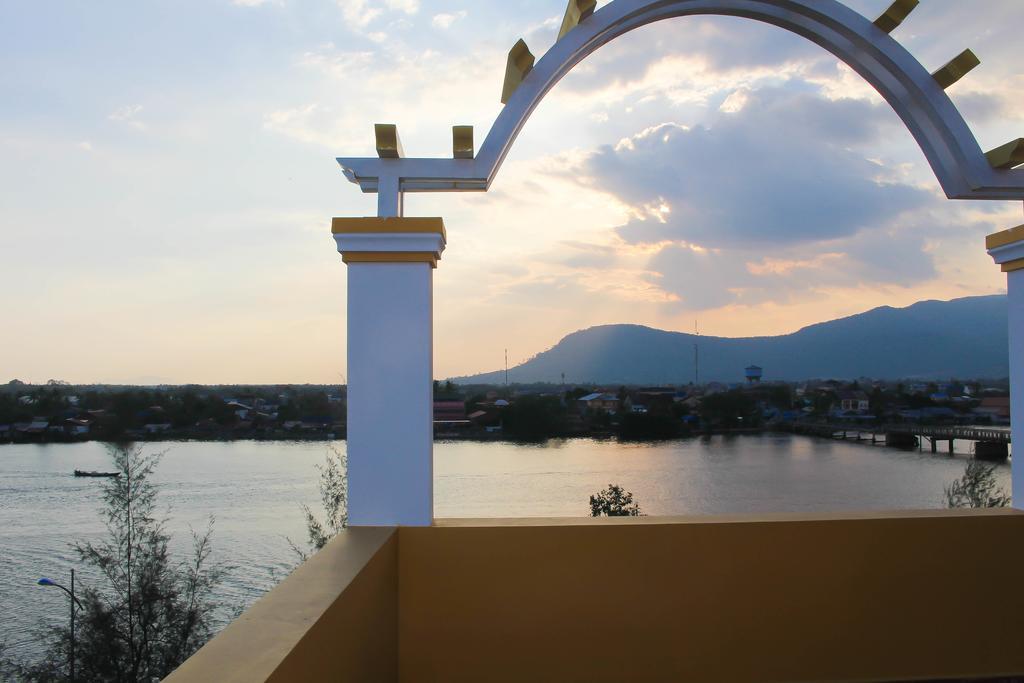 Good Morning Kampot Hotel Buitenkant foto