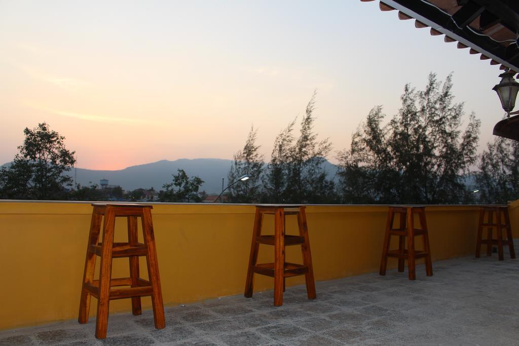 Good Morning Kampot Hotel Buitenkant foto