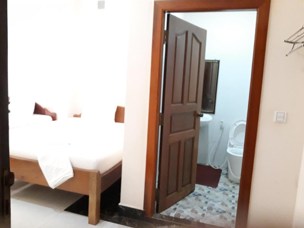 Good Morning Kampot Hotel Buitenkant foto