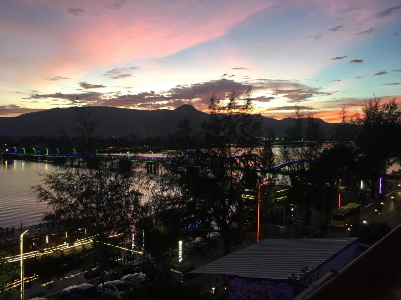 Good Morning Kampot Hotel Buitenkant foto