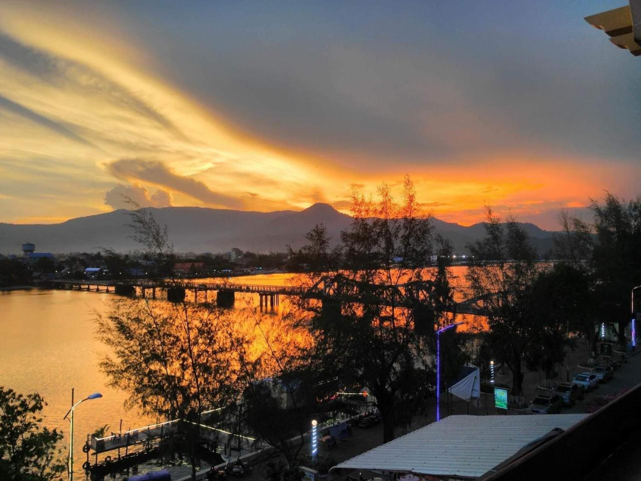 Good Morning Kampot Hotel Buitenkant foto
