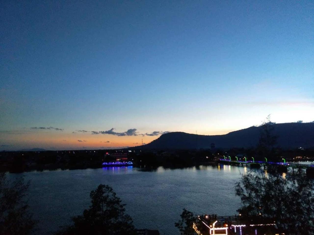 Good Morning Kampot Hotel Buitenkant foto